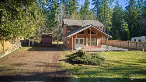 71 N Fairway Dr E, Hoodsport, WA 98548