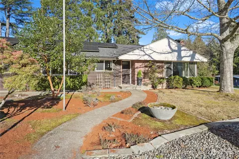1944 NE Clemens St, Bremerton, WA 98310