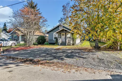 8213 E B St, Tacoma, WA 98404