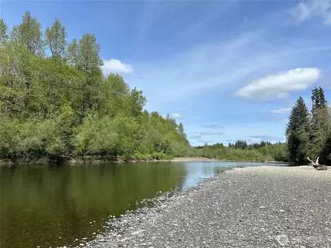 5 Wiley Rd, Hoquiam, WA 98550