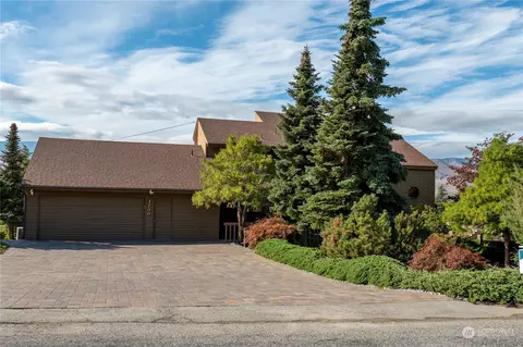1700 Country Club Dr, East Wenatchee, WA 98802