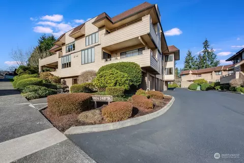 910 S 248th St #1, Des Moines, WA 98198