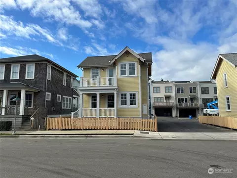 320 Front St, Pacific Beach, WA 98571