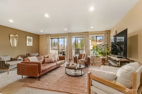 8516 196th St SW #116, Edmonds, WA 98026