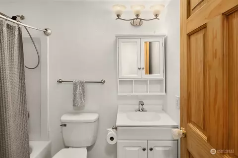 Bath - 17807 30th Dr SE, Bothell, WA 98012 photo 2 of 2