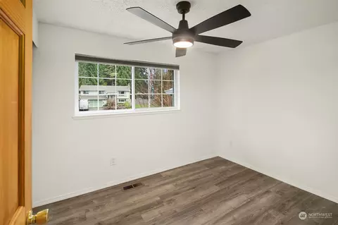 Bedroom - 17807 30th Dr SE, Bothell, WA 98012 photo 3 of 4
