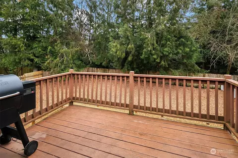 Exterior - 17807 30th Dr SE, Bothell, WA 98012 photo 7 of 9