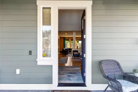 Entry Way - 18118 40th Dr SE, Bothell, WA 98012 photo 1 of 4