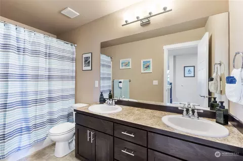 Bath - 18118 40th Dr SE, Bothell, WA 98012 photo 3 of 3