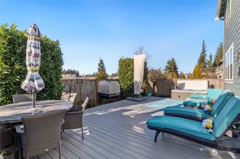 Exterior - 18118 40th Dr SE, Bothell, WA 98012 photo 5 of 9