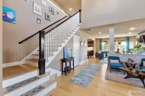 Entry Way - 18118 40th Dr SE, Bothell, WA 98012 photo 3 of 4