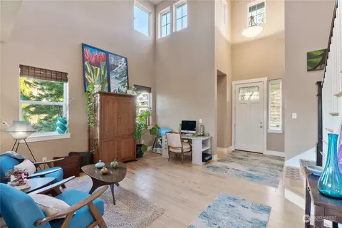 Entry Way - 18118 40th Dr SE, Bothell, WA 98012 photo 2 of 4