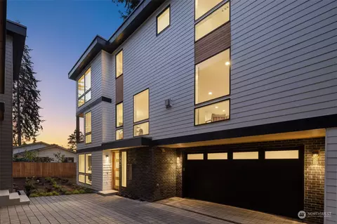 8235 122nd Ave NE, Kirkland, WA 98033