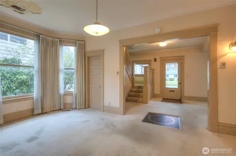 Living - 117 E 5th St, Aberdeen, WA 98520 photo 5 of 5