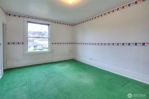 Bedroom - 117 E 5th St, Aberdeen, WA 98520 photo 2 of 4