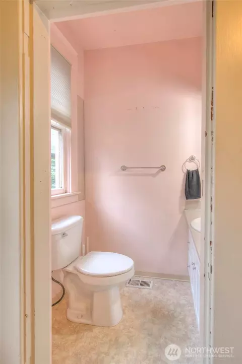 Bath - 117 E 5th St, Aberdeen, WA 98520 photo 1 of 3