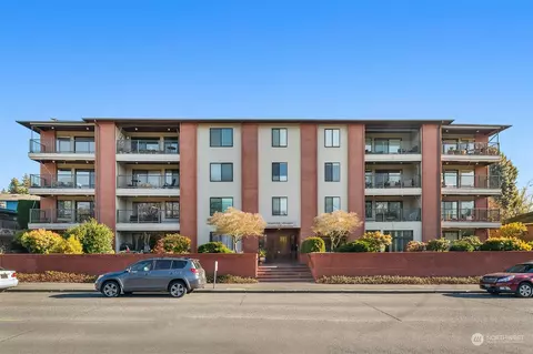 2858 32nd Ave W #203, Seattle, WA 98199