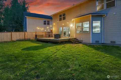 Exterior - 4828 112th St SE, Everett, WA 98208 photo 2 of 5