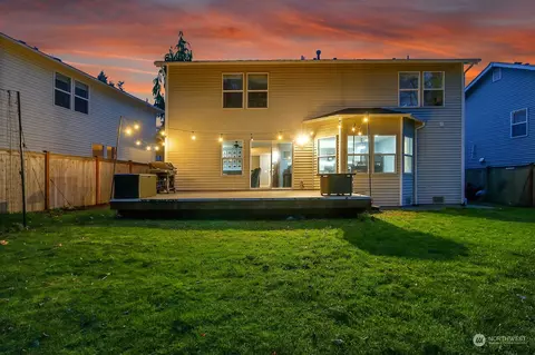 Exterior - 4828 112th St SE, Everett, WA 98208 photo 3 of 5