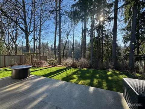 Exterior - 4828 112th St SE, Everett, WA 98208 photo 4 of 5