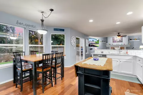 Kitchen - 4828 112th St SE, Everett, WA 98208 photo 2 of 3