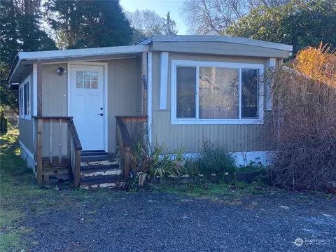 211 17th St, Long Beach, WA 98631
