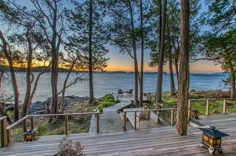 1964 Channel Rd, Eastsound, WA 98245