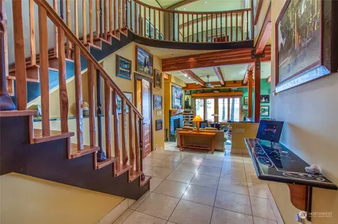 Entry Way - 1964 Channel Rd, Eastsound, WA 98245 photo 2 of 4