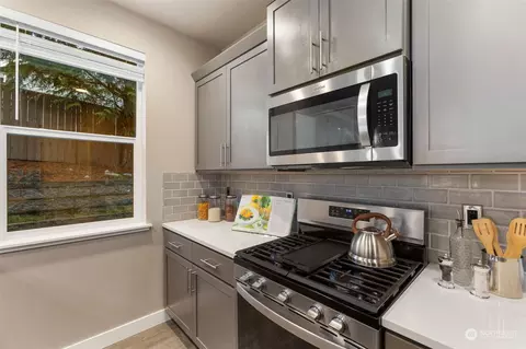 Kitchen - 3317 167th Pl SE, Bothell, WA 98012 photo 5 of 6
