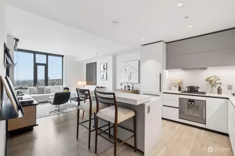 889 Avenue Sq NE #602, Bellevue, WA 98004