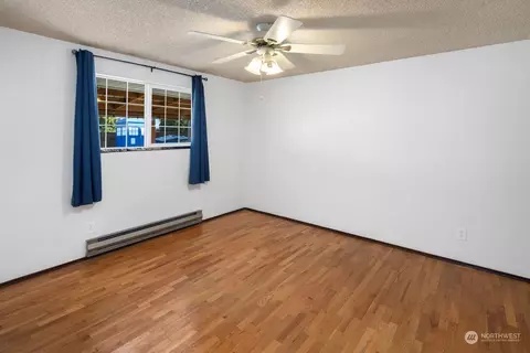 Bedroom - 11329 2nd Pl W, Everett, WA 98204 photo 1 of 5