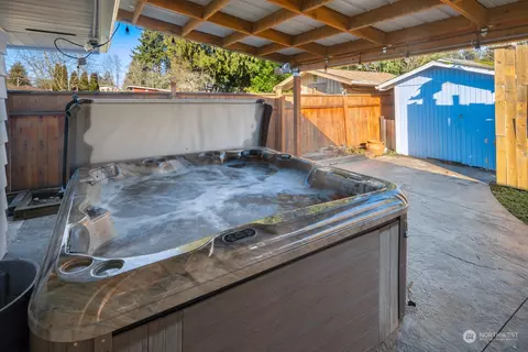 Exterior - 11329 2nd Pl W, Everett, WA 98204 photo 5 of 11