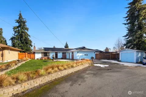 Exterior - 11329 2nd Pl W, Everett, WA 98204 photo 3 of 11
