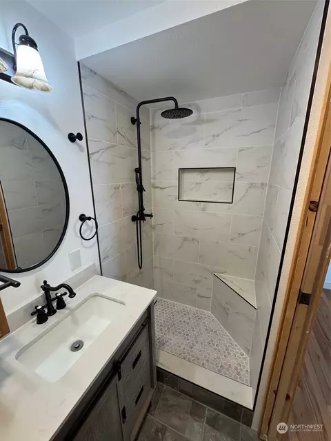 Bath - 11329 2nd Pl W, Everett, WA 98204 photo 6 of 6