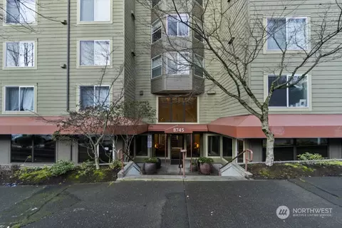 8745 Greenwood Ave N # 304, Seattle, WA 98103