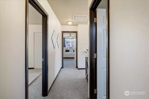 Entry Way - 922 Boatman Ave NW, Orting, WA 98360 photo 3 of 5