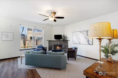 Living - 922 Boatman Ave NW, Orting, WA 98360 photo 2 of 4