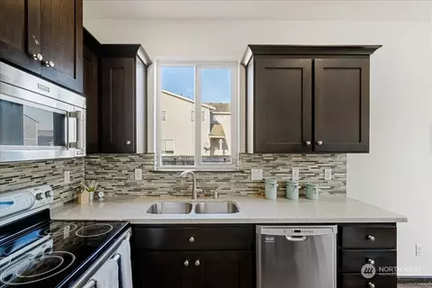 Kitchen - 922 Boatman Ave NW, Orting, WA 98360 photo 4 of 4