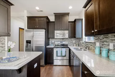 Kitchen - 922 Boatman Ave NW, Orting, WA 98360 photo 1 of 4