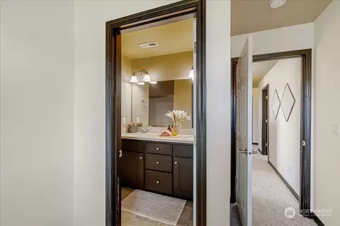 Entry Way - 922 Boatman Ave NW, Orting, WA 98360 photo 4 of 5