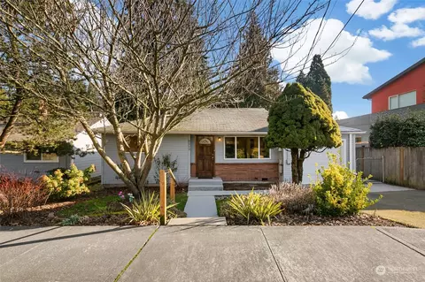 8212 Ravenna Ave NE, Seattle, WA 98115