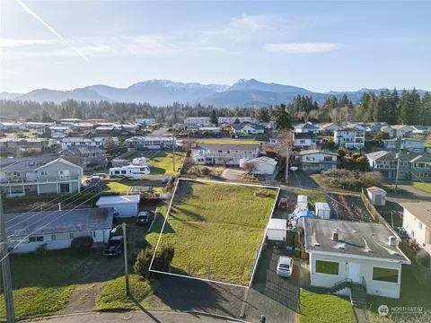 9999 E 5th St, Port Angeles, WA 98362