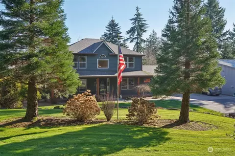 870 Sandy Bend Rd, Castle Rock, WA 98611