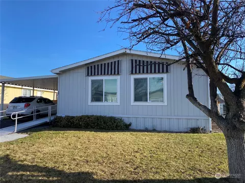3211 W Wapato Dr #57, Moses Lake, WA 98837
