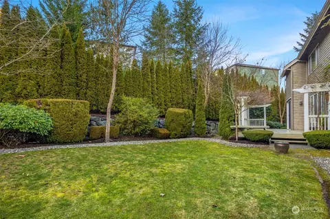 Exterior - 221 146th Pl SE, Mill Creek, WA 98012 photo 5 of 9