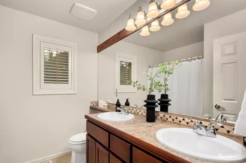 Bath - 221 146th Pl SE, Mill Creek, WA 98012 photo 4 of 5