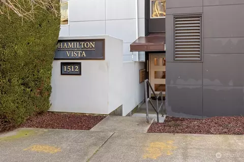 1512 California Ave SW #201, Seattle, WA 98116