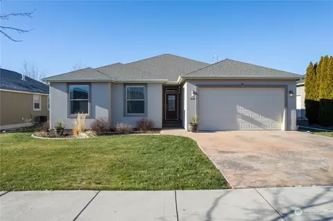 610 Torrey Pines Dr, Moses Lake, WA 98837
