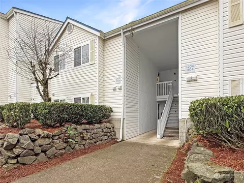 11002 SE Petrovitsky Rd #I-203, Renton, WA 98055