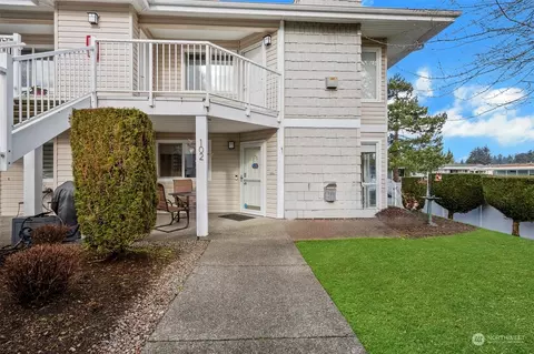 11130 SE 208th St #M-102, Kent, WA 98031